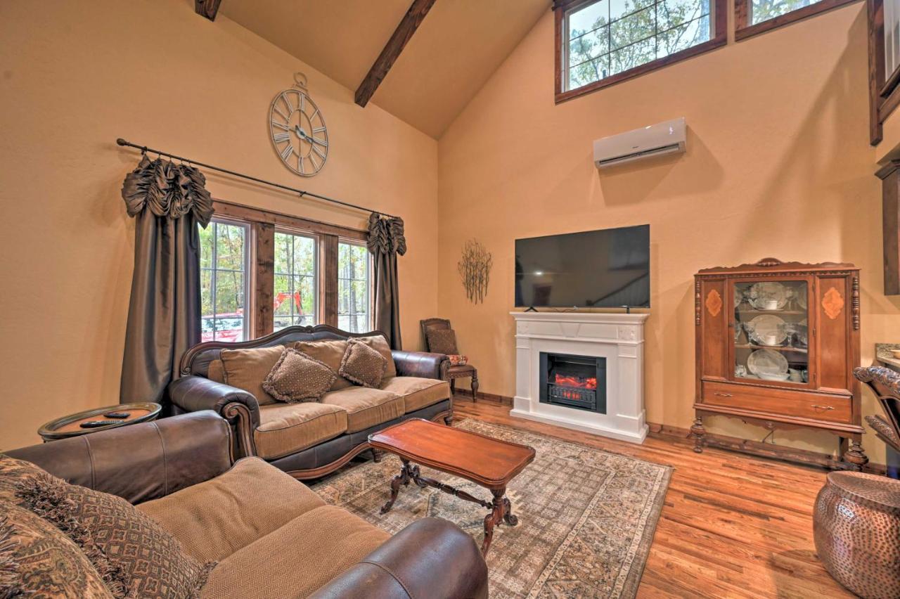 Stephens Gap Tudor-Style Broken Bow Cottage With Hot Tub And Decks! מראה חיצוני תמונה