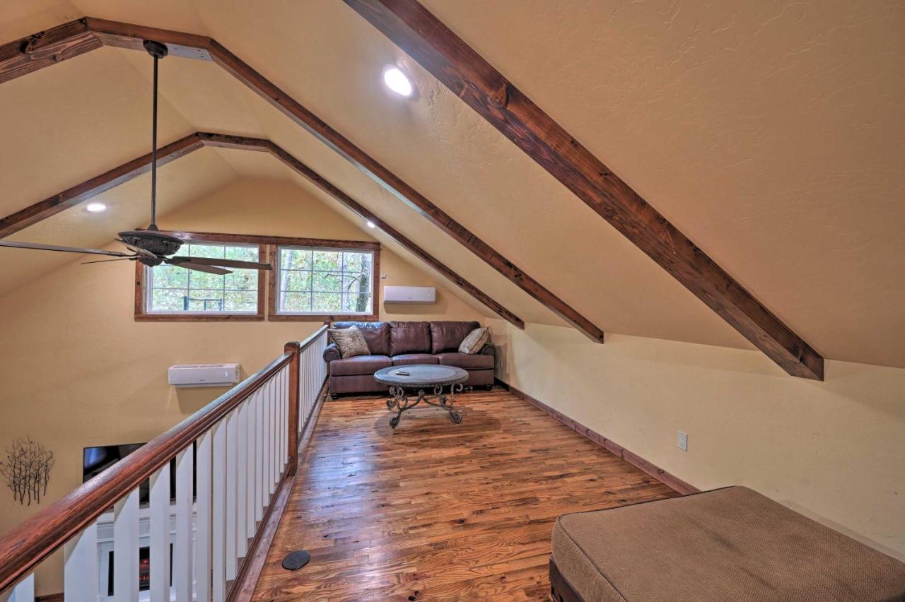 Stephens Gap Tudor-Style Broken Bow Cottage With Hot Tub And Decks! מראה חיצוני תמונה